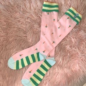 MJ Large Girls Carrot Top Knee-Highs